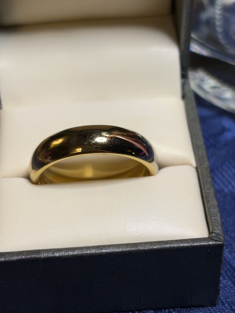 Classic yellow Gold Dome Men's Wedding Band - Polished Finish